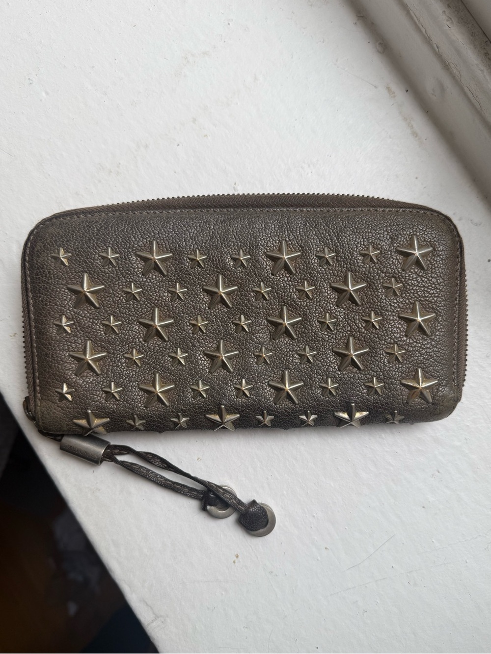 Jimmy Choo Bronze Star-Embellished Zip Wallet with Choo Charm Zipper Pull - Picture 9 of 10